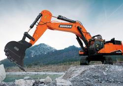 The DX1000LC-7 excavator is powered by the new stage V version of the proven Perkins 2806J diesel engine