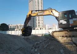 Equipment from MB Crusher has been used on a site in China to process demolition material