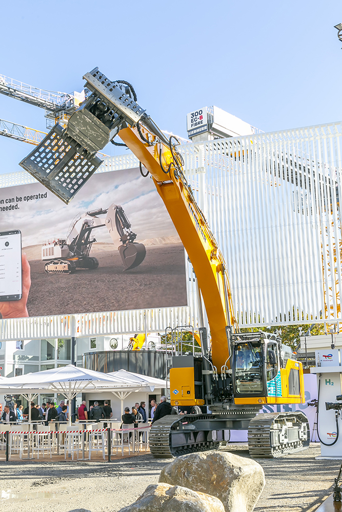 Liebherr’s 50tonne class excavator prototype offers electric power