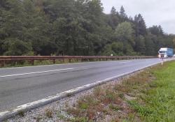 Tertu’s T32 steel-backed timber barriers were recently installed to separate and protect a bicycle path from the main road into Velenje city (image courtesy Tertu)