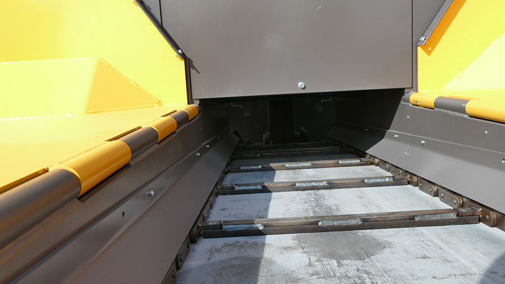 A higher scraper on the single conveyor ensures improved feeding capacity